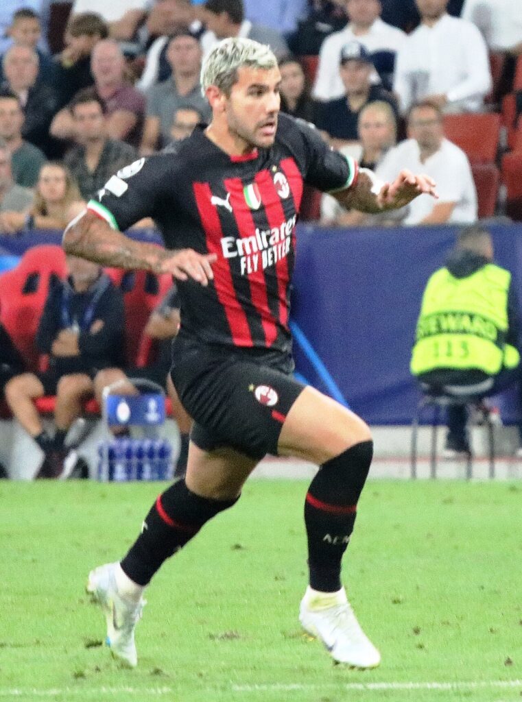 Theo Hernandez s’offre à la Juve et Naples : qui dit oui ?