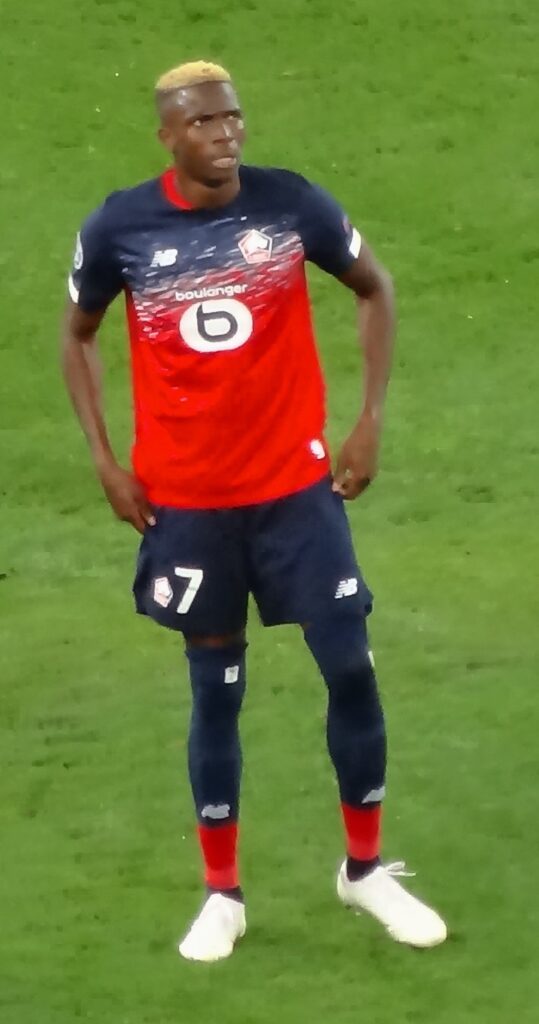 Osimhen : Arsenal entre en scène, la saga rebondit