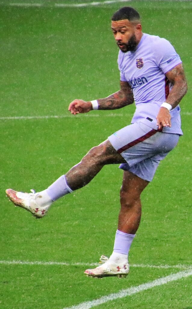 Depay reste au Corinthians : le président confirme la prolongation