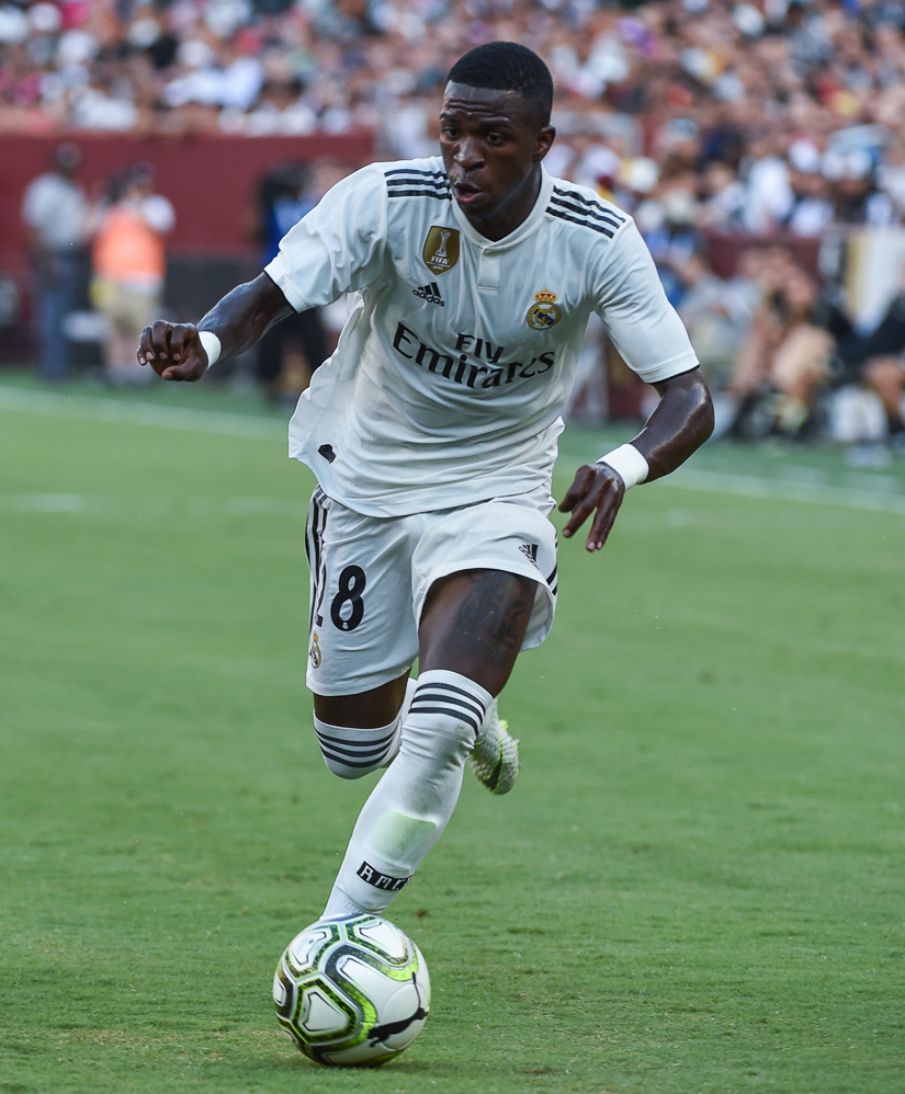 Vinicius Jr provoqué : la polémique des plongeons relancée