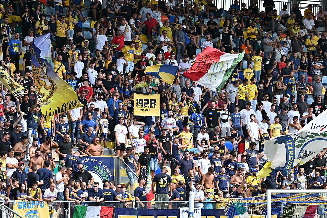 Fabregas sévère : Como déçoit, Frosinone signe un chef-d’œuvre